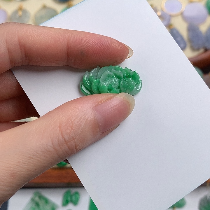 翡翠18K金镶嵌颈饰77425677888