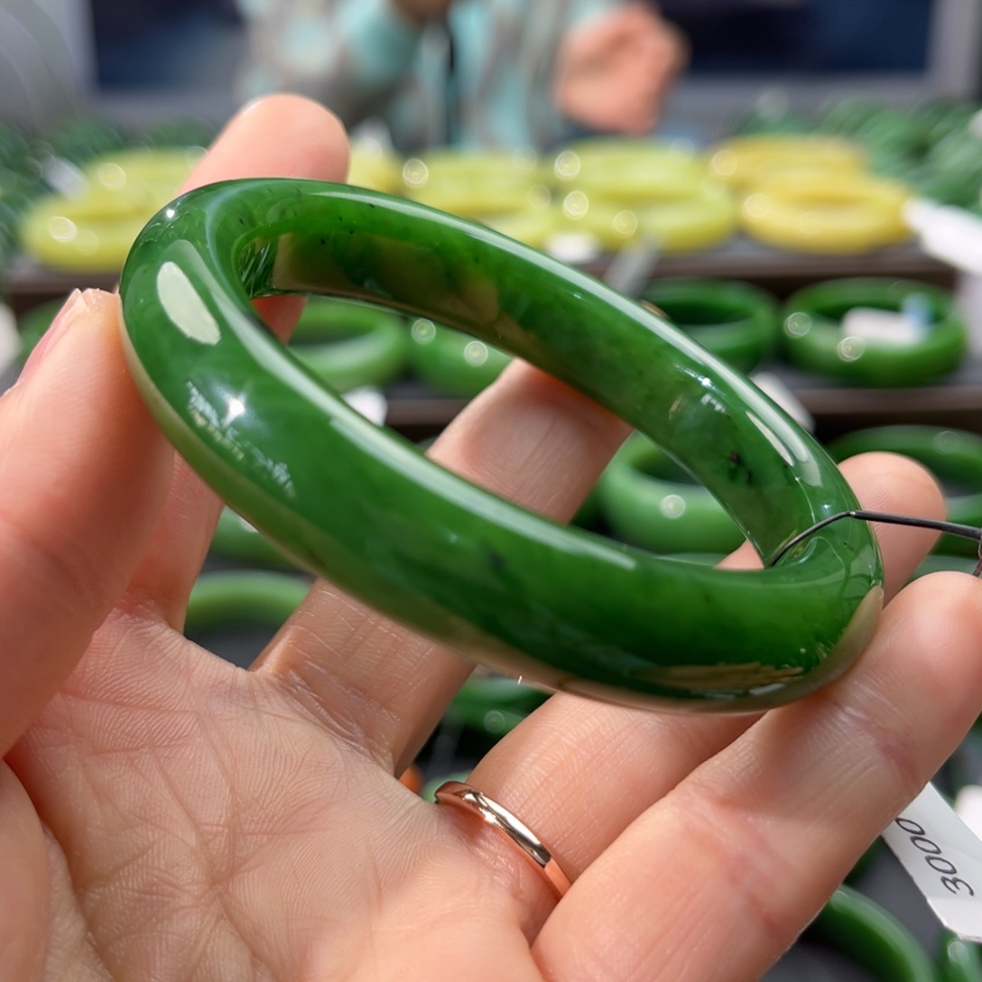 和田玉（碧玉）手镯未镶嵌