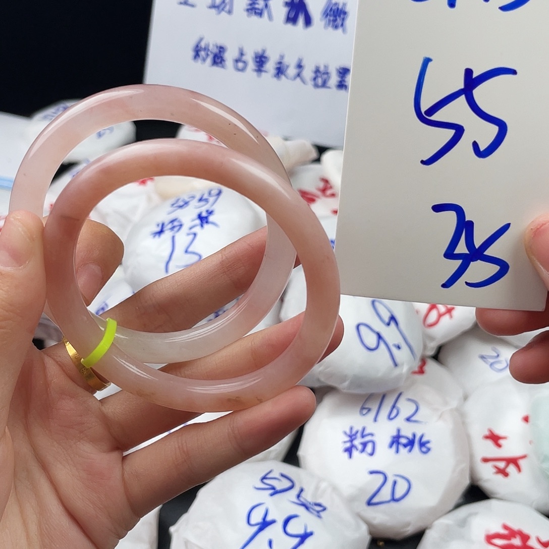 石英质玉未镶嵌手镯C145