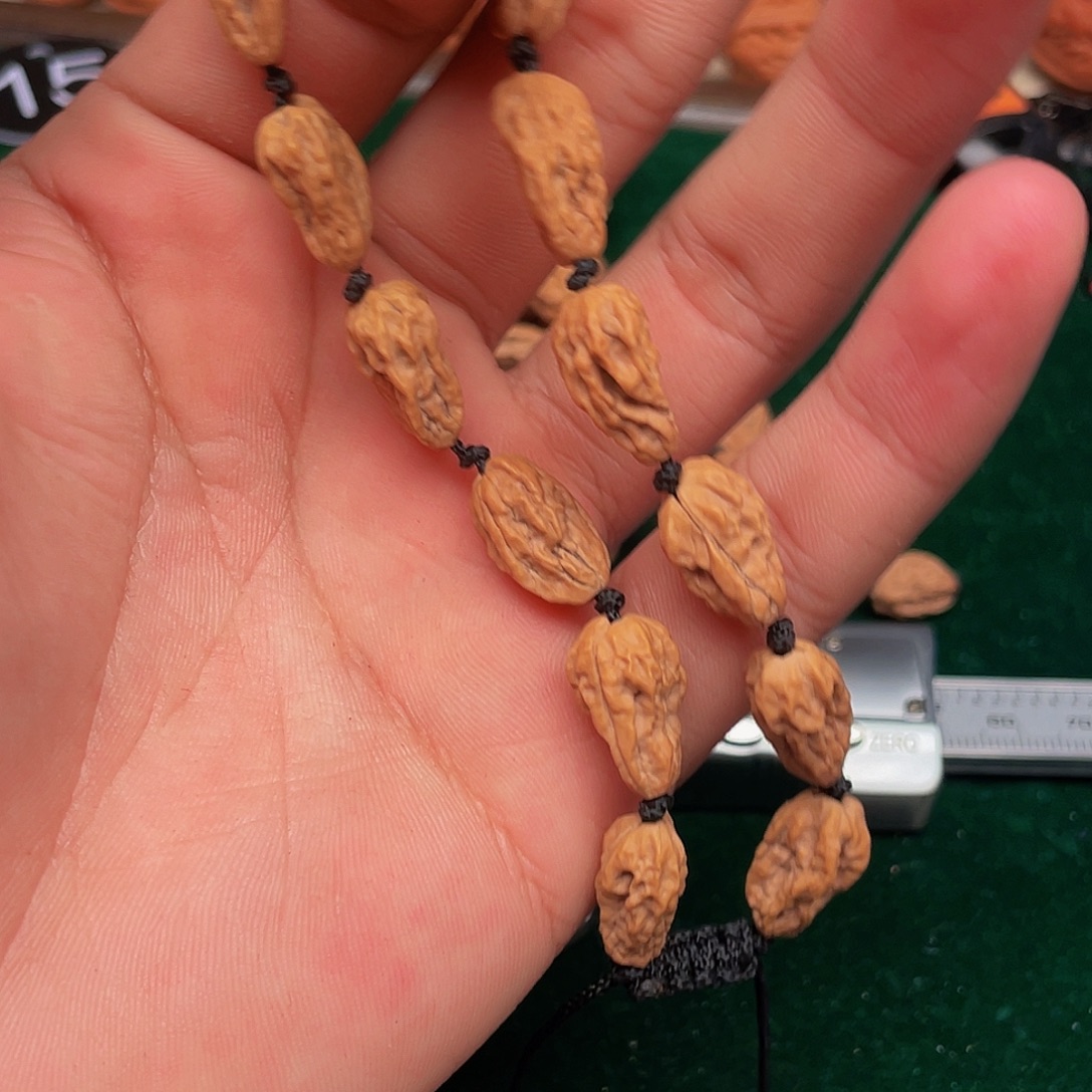 ****哥吊坠文玩核桃异性