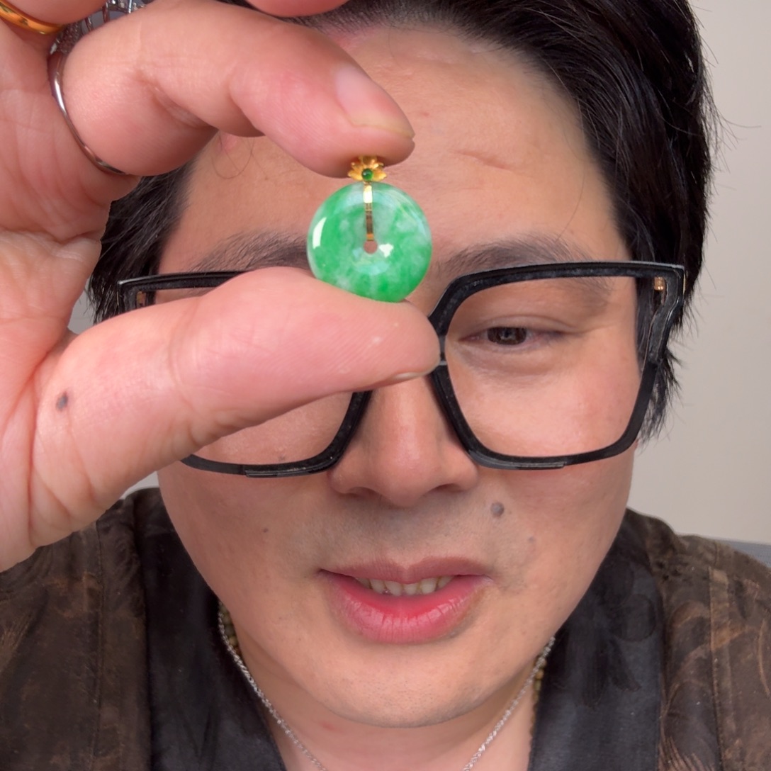 翡翠18K金镶嵌颈饰一件