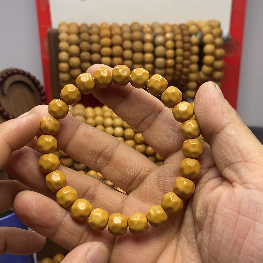 入***冬手串猴头核桃微微瑕奶酪手串