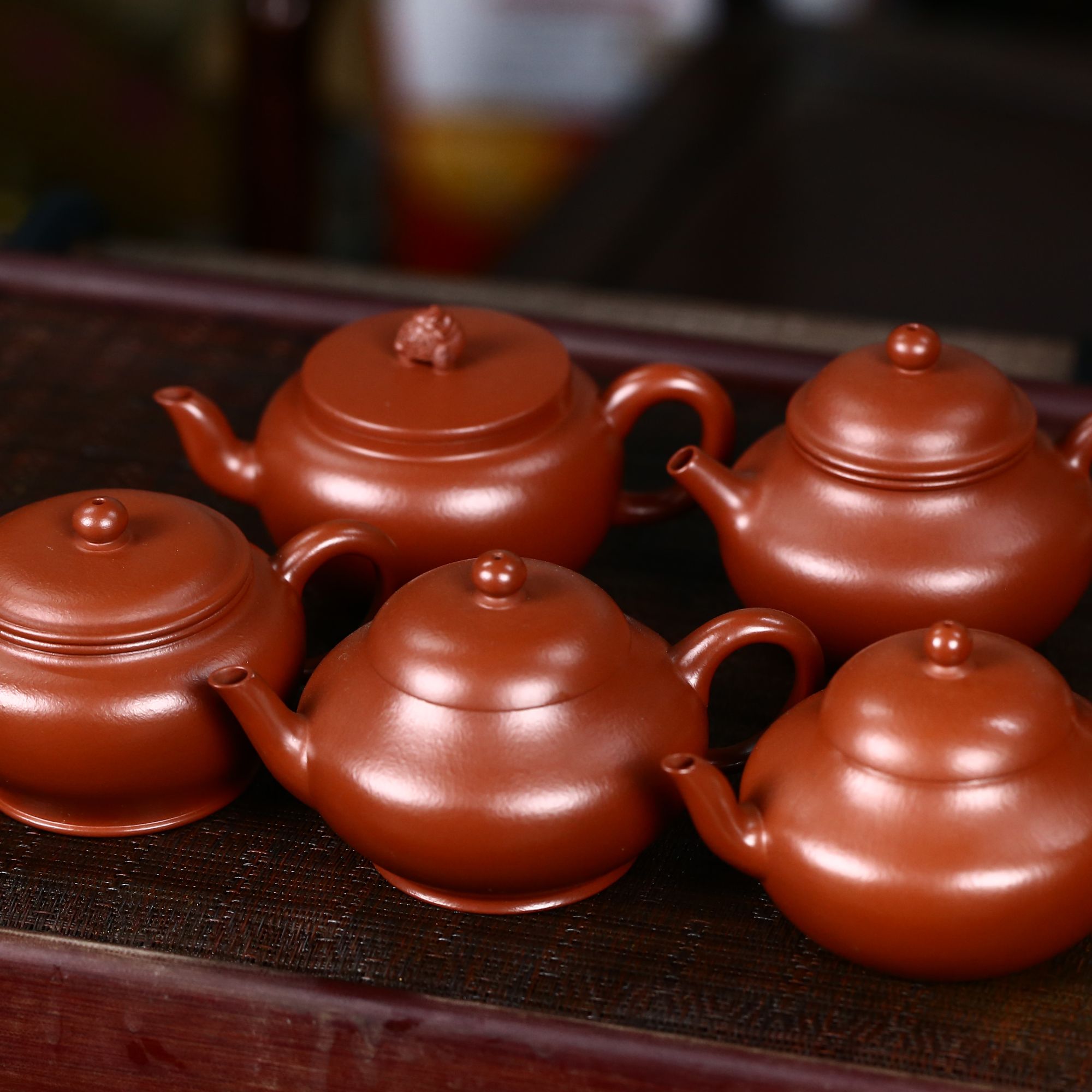 辰辰紫砂原矿朱泥老周茶壶专拍链接