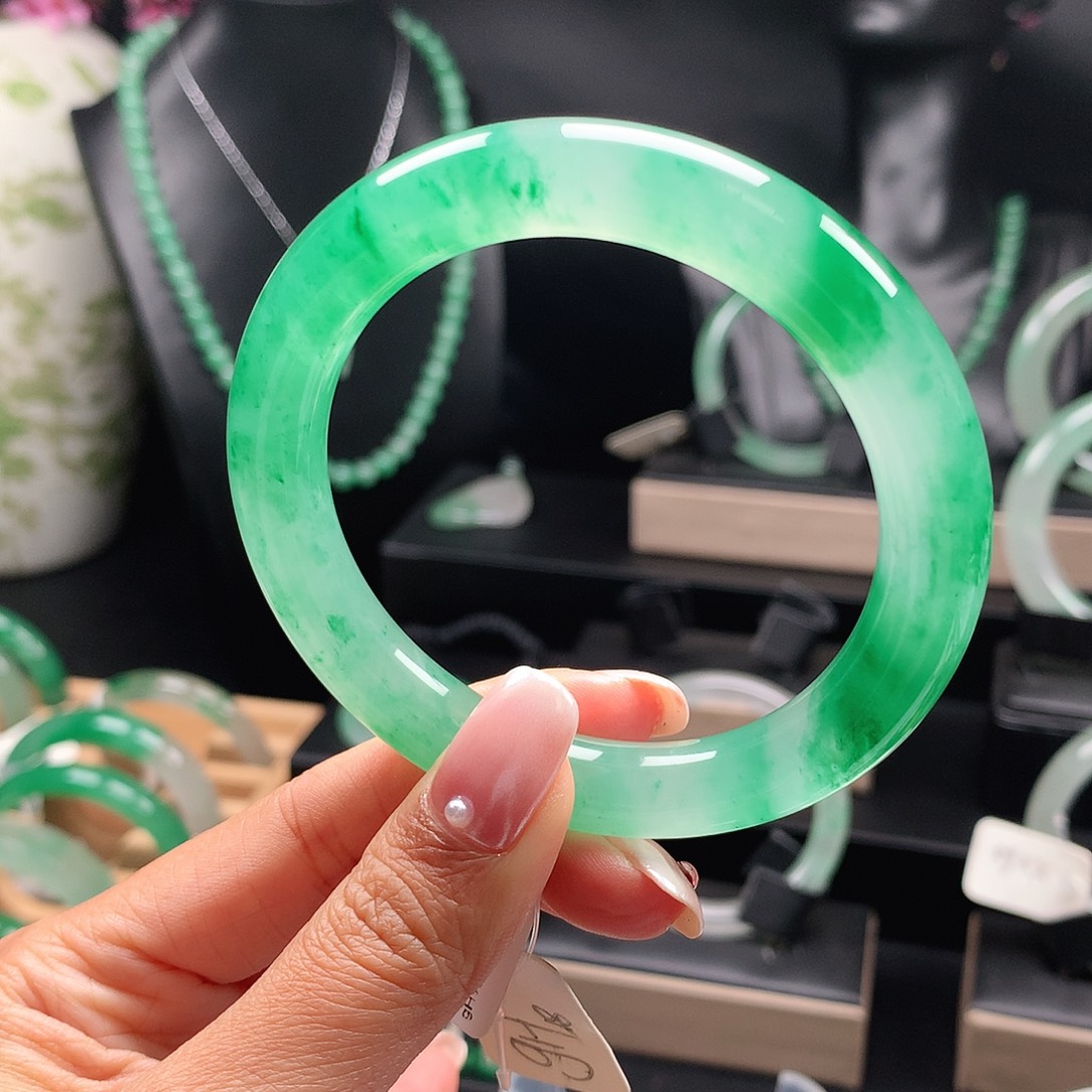 玫***）石英质玉未镶嵌手镯56