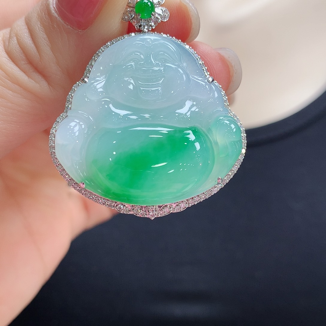 翡翠颈饰18K金镶嵌佛公