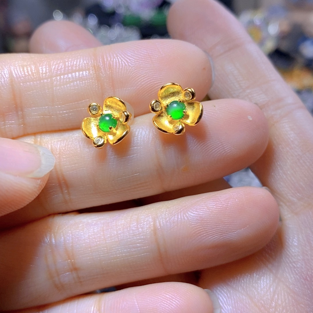 翡翠银S925镶嵌耳钉天然翡翠