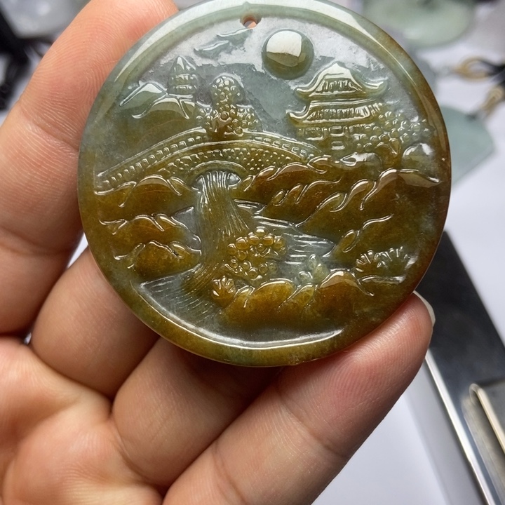 翡翠未镶嵌颈饰翡翠