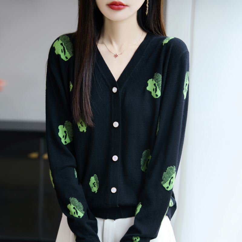 秋季新款精纺羊毛绿提花长袖针织开衫洋气百搭宽松显瘦毛针织衫
