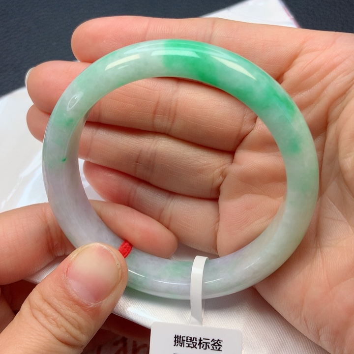 翡翠手镯未镶嵌57圈