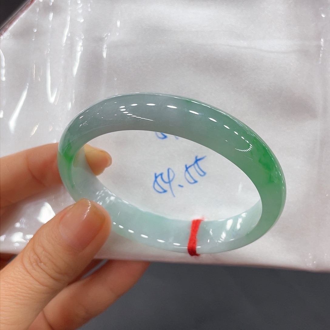 翡翠手镯未镶嵌翡翠手镯贵妃