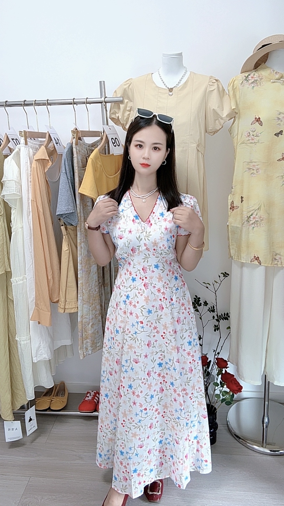 夏季新款法式茶歇V领小清新裙子温柔风碎花裙气质法式淑女连衣裙