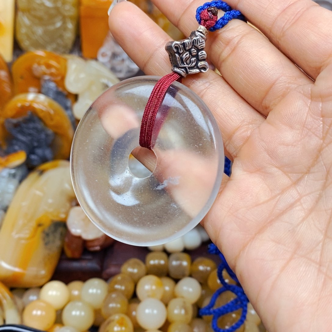 石英质玉未镶嵌颈饰