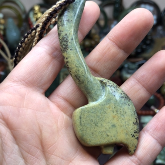 岫岩河磨玉（透闪石质玉）把件未镶嵌