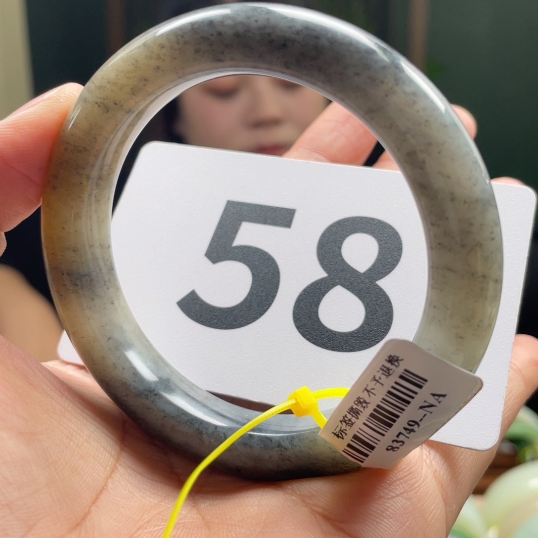 【闪购商品】和田玉手镯未镶嵌