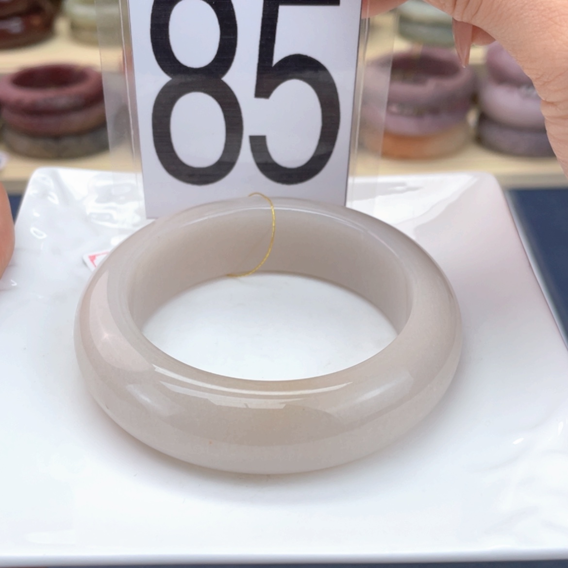 【闪购商品】石英质玉手镯未镶嵌