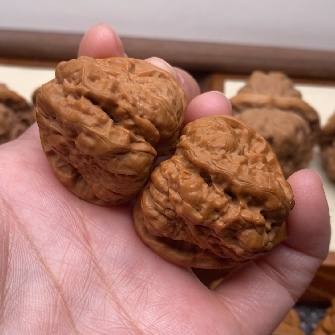 文玩核桃把件三角蛙四开边36左右