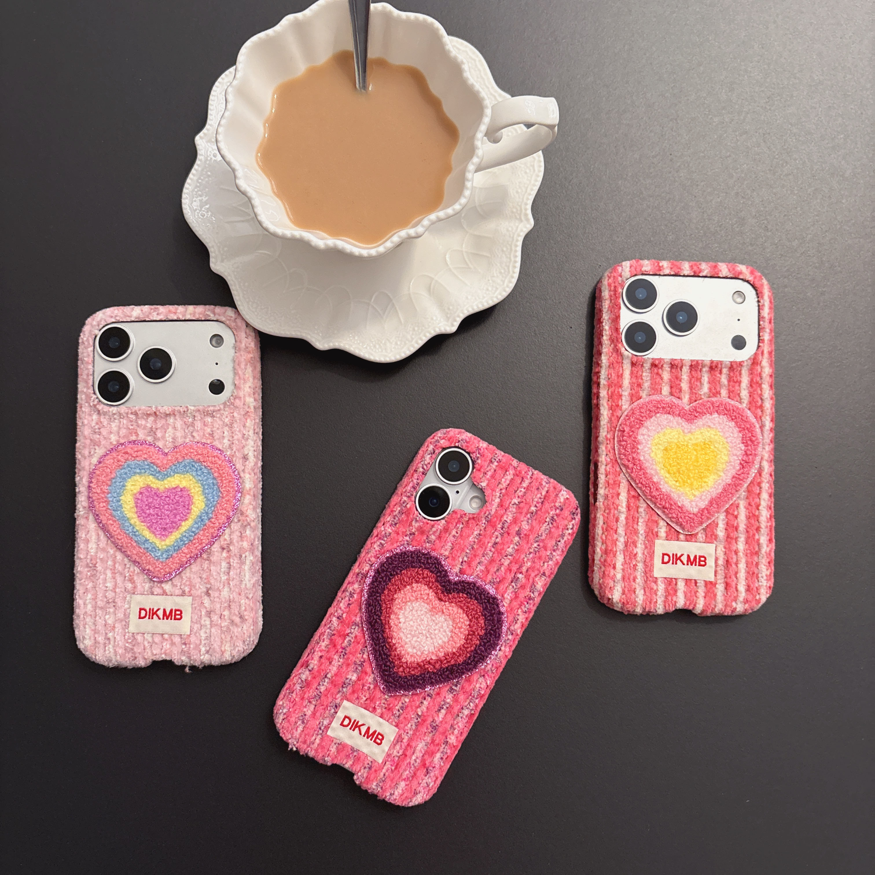 适用iPhone17Promax高级感秋冬绒布拼色刺绣爱心mate70pro手机壳