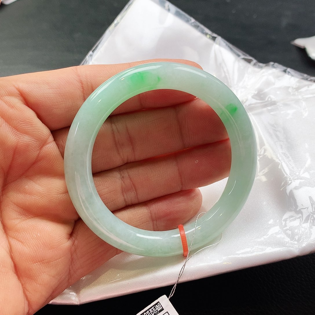 未镶嵌手镯翡翠天然翡翠手镯