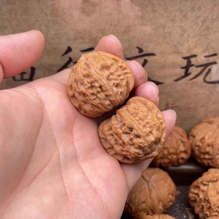 文玩核桃把件34三角白