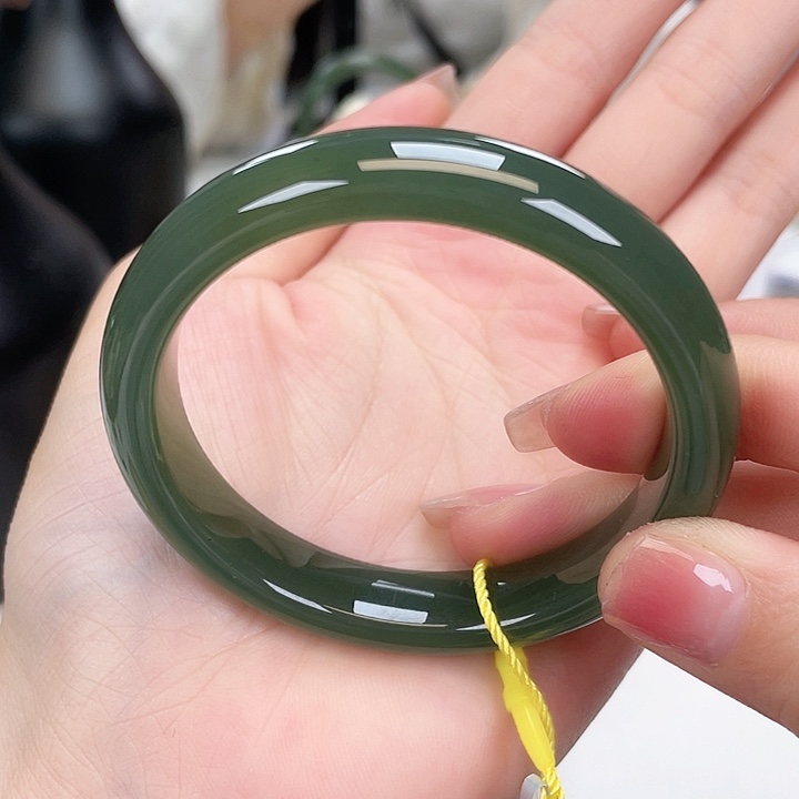 和田玉手镯52未镶嵌