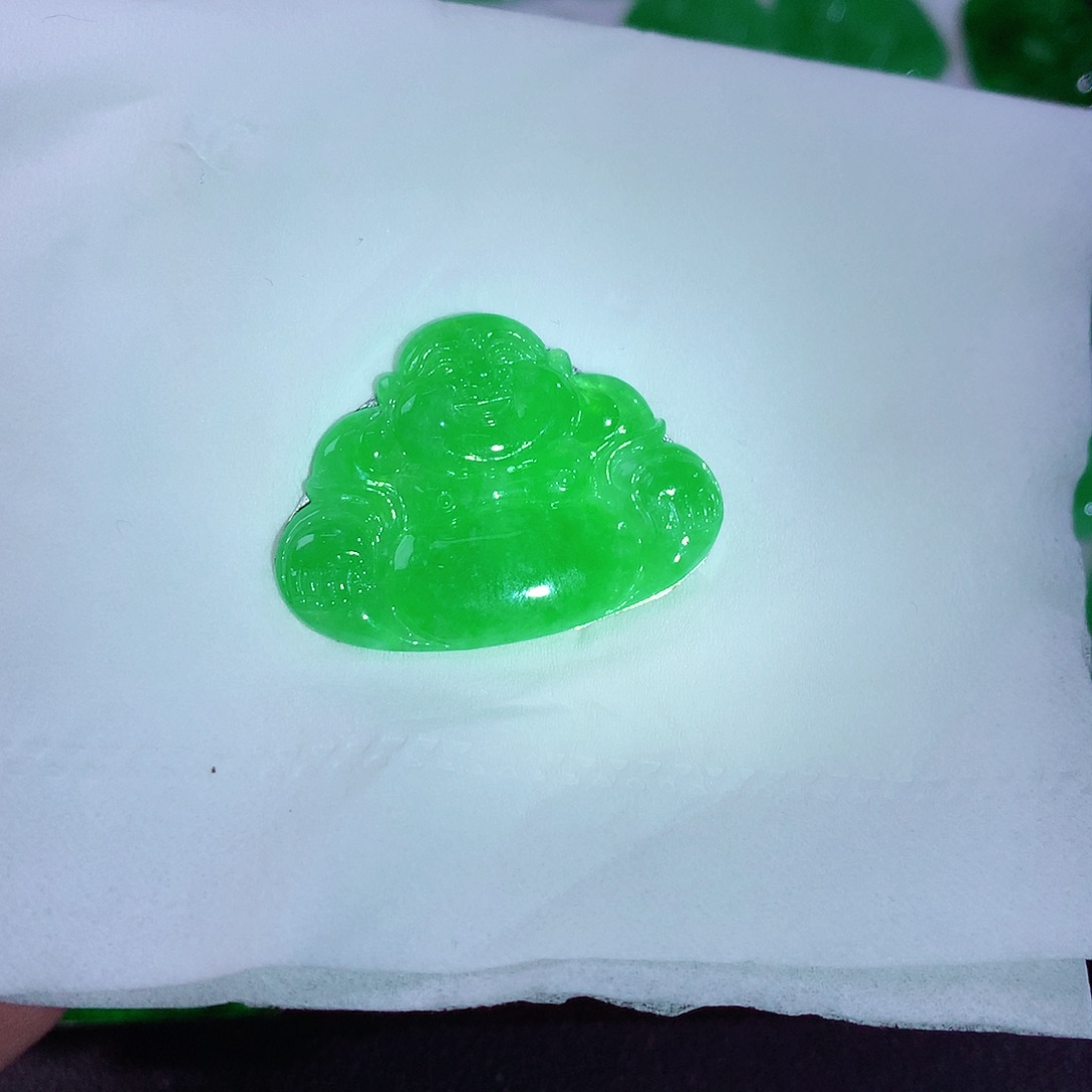 翡翠颈饰未镶嵌天然翡翠