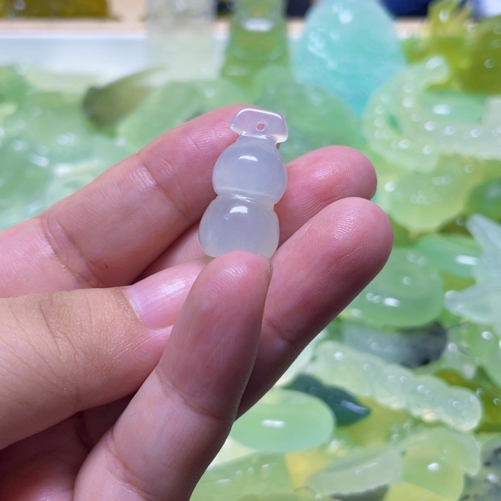 未镶嵌蛇纹石玉颈饰