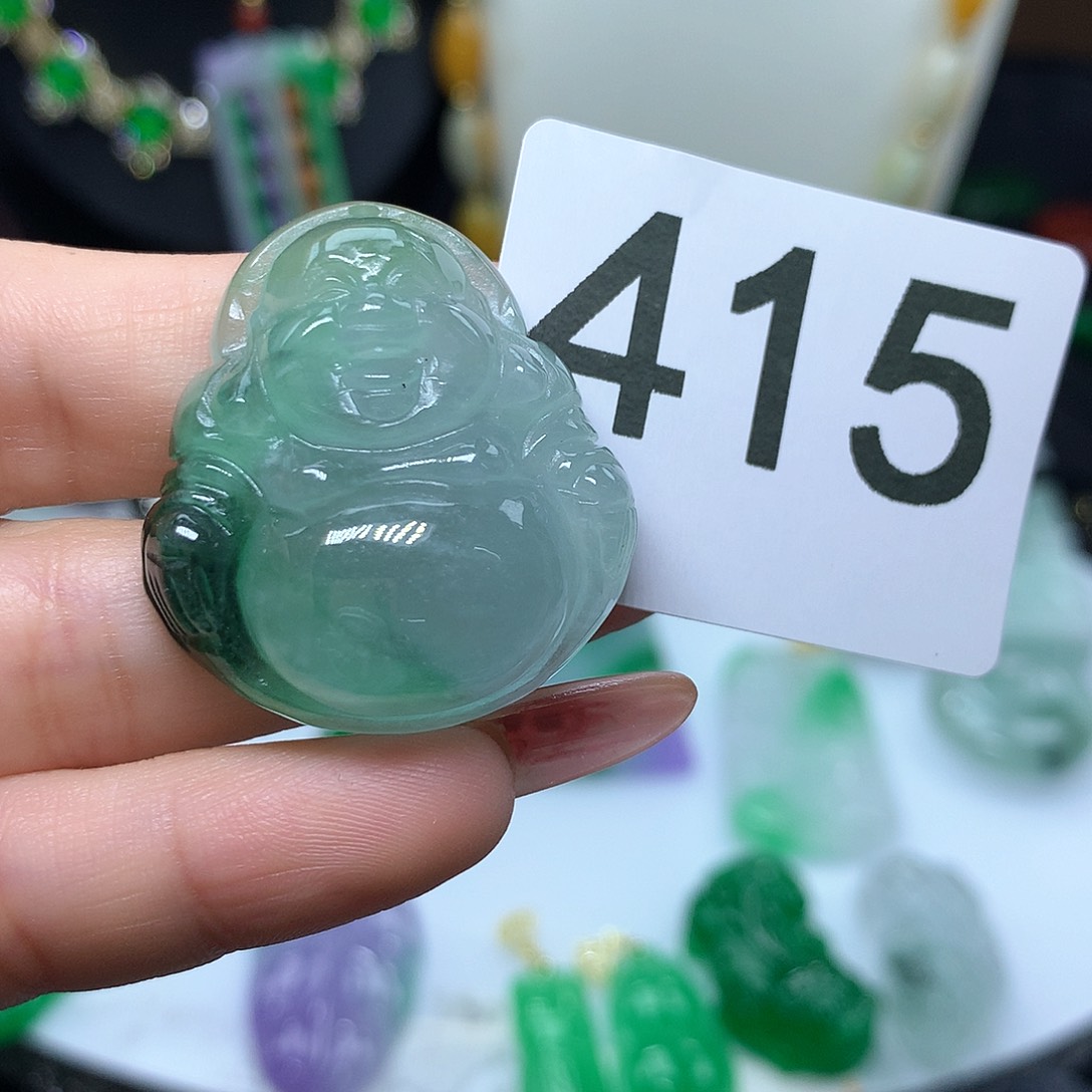 翡翠吊坠(赠链)未镶嵌