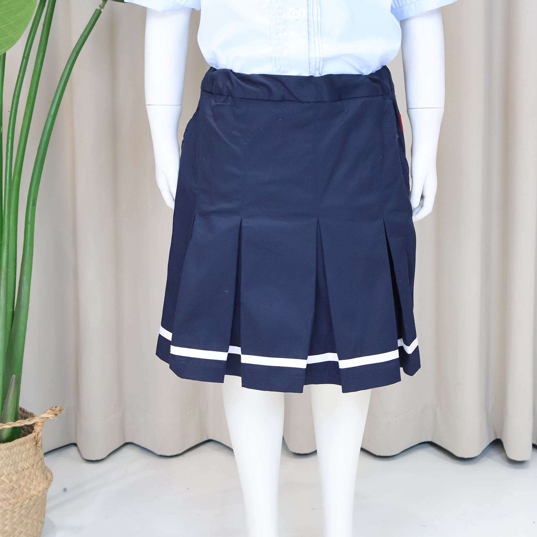 八教幼儿园女纱卡短裙