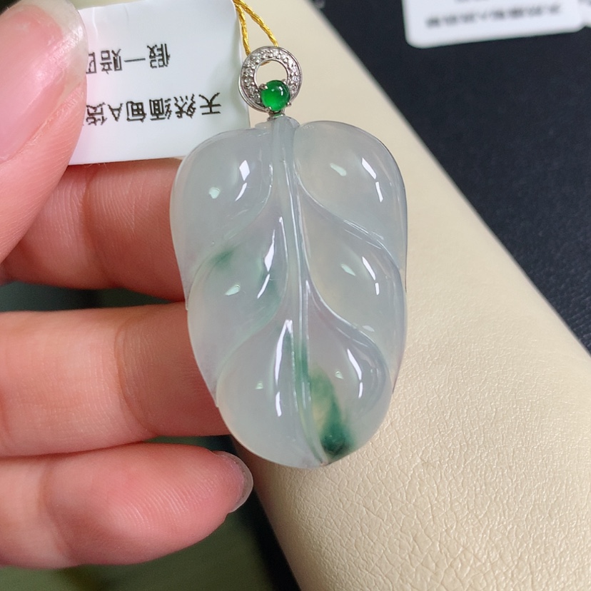 【闪购商品】翡翠颈饰18K金镶嵌叶子