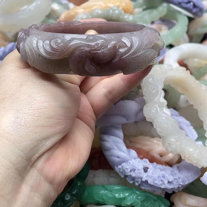 未镶嵌手镯石英岩玉