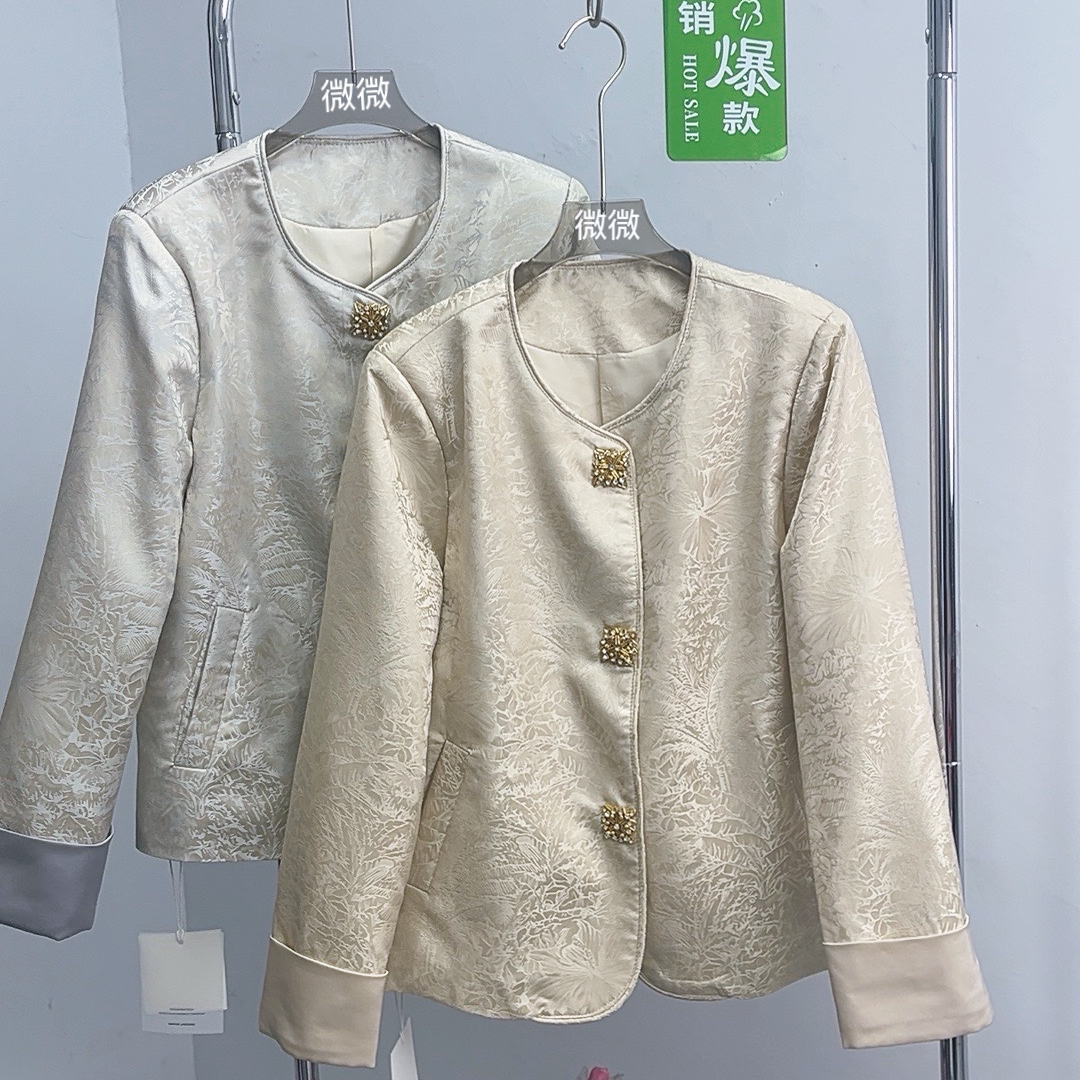 新中式2025春装新款气质圆领提花钉珠重工提花短外套