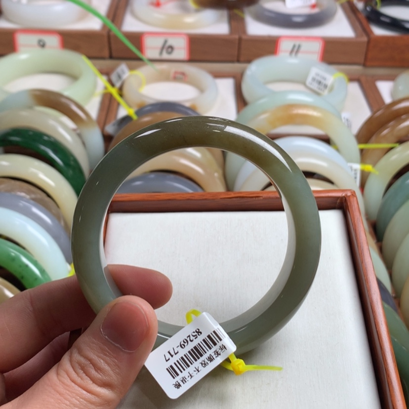 【闪购商品】和田玉手镯未镶嵌58.5