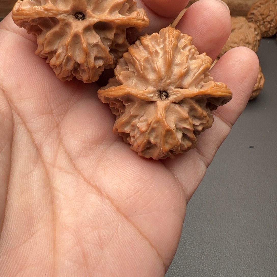 大***号把件文玩核桃苹果