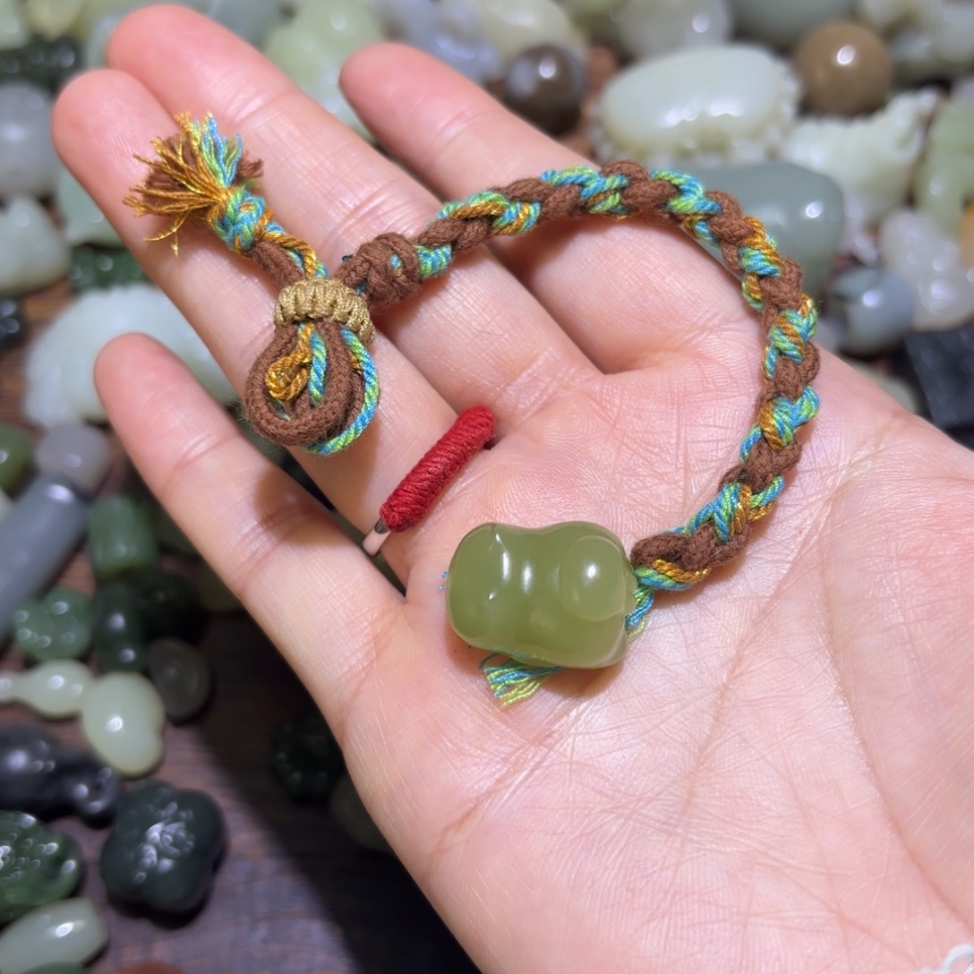 发***落和田玉未镶嵌珠宝半成品