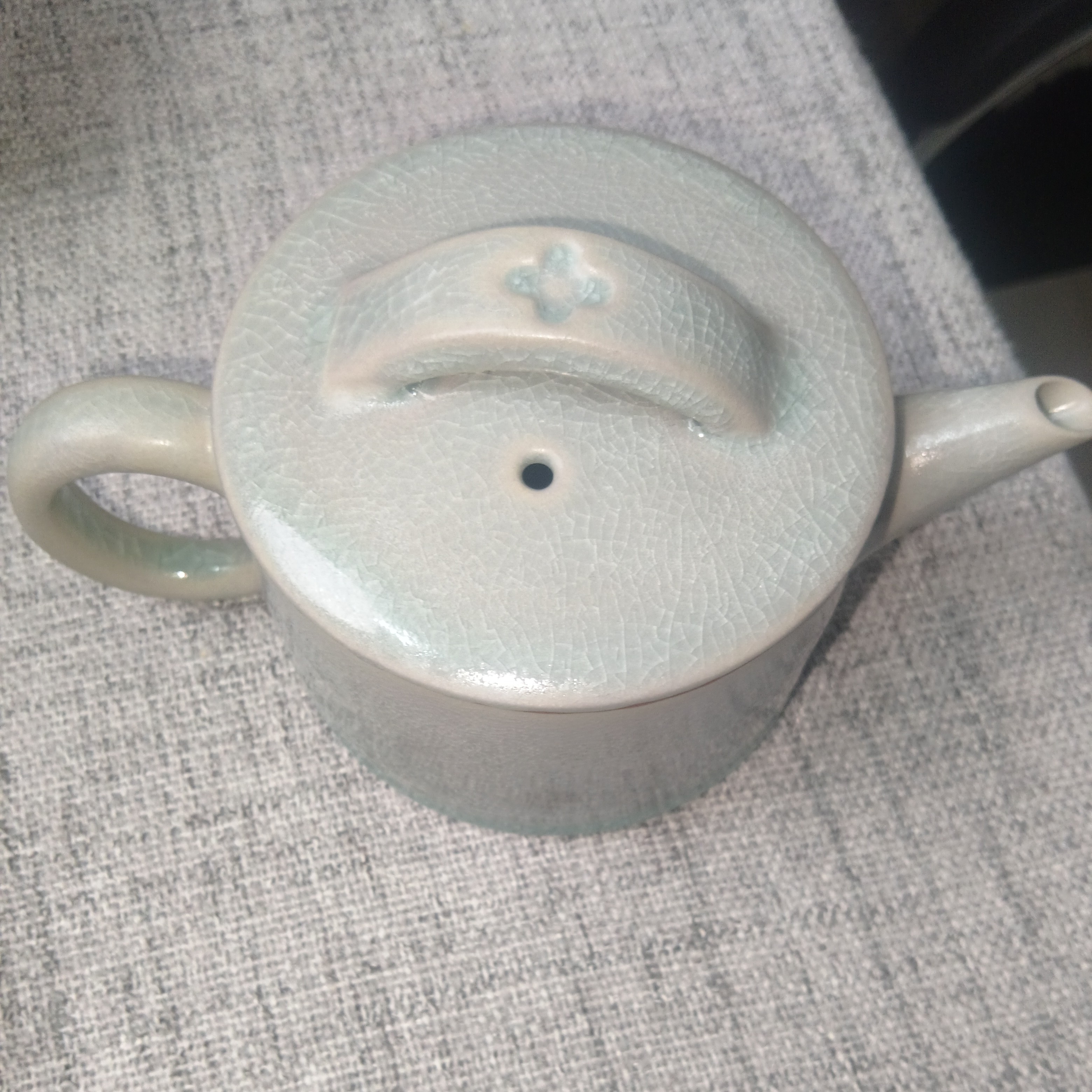 原生态原矿冰片汉瓦壶