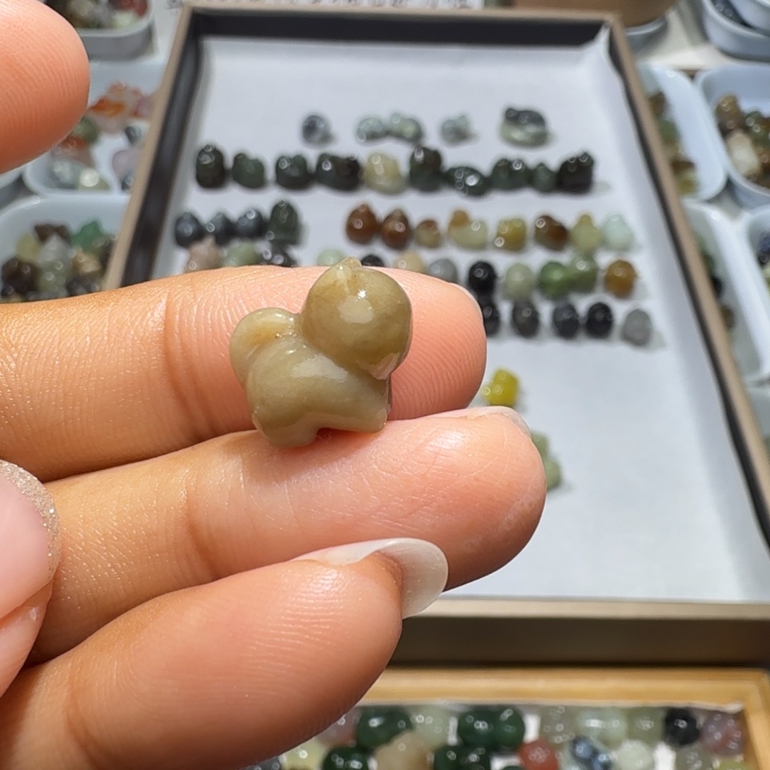 和田玉未镶嵌珠宝奇石