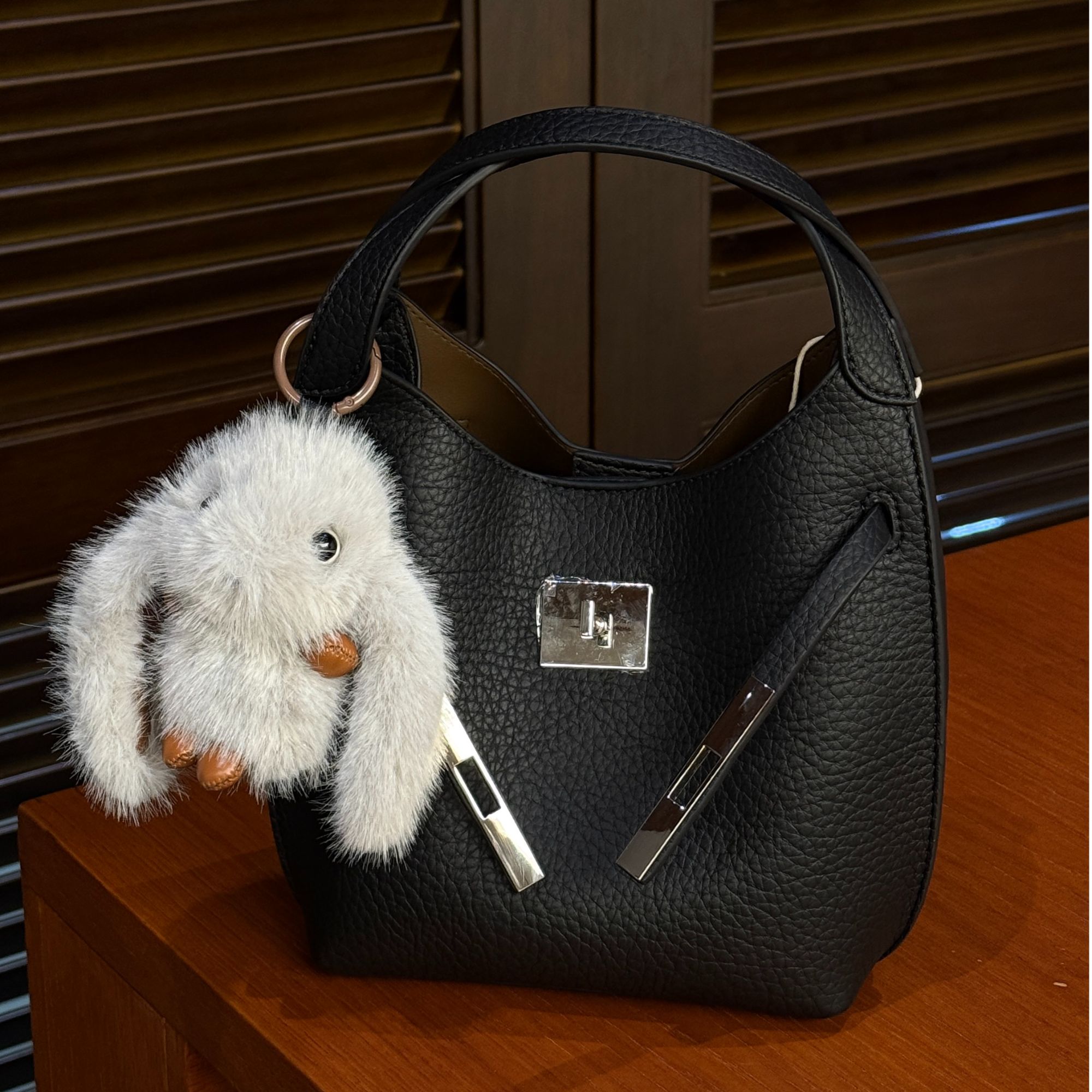 25年凯莉菜篮子高级时尚手提菜篮包【有公仔】荔枝纹单肩斜挎包6183