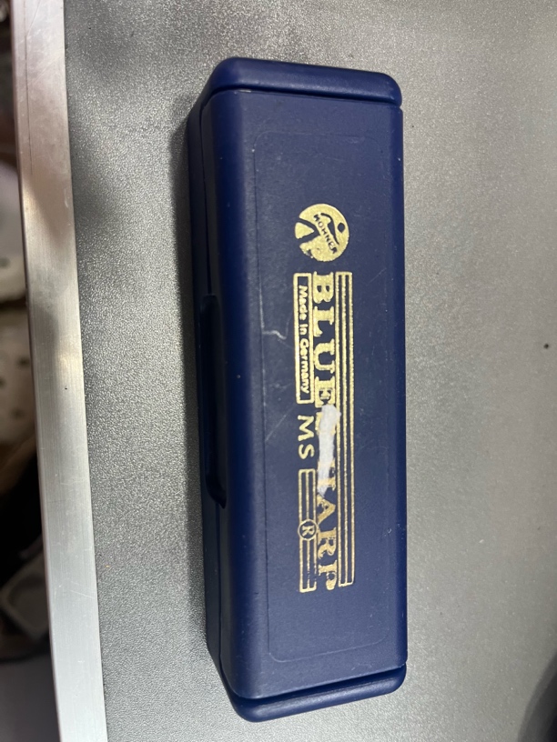 带盒子的小口琴哦