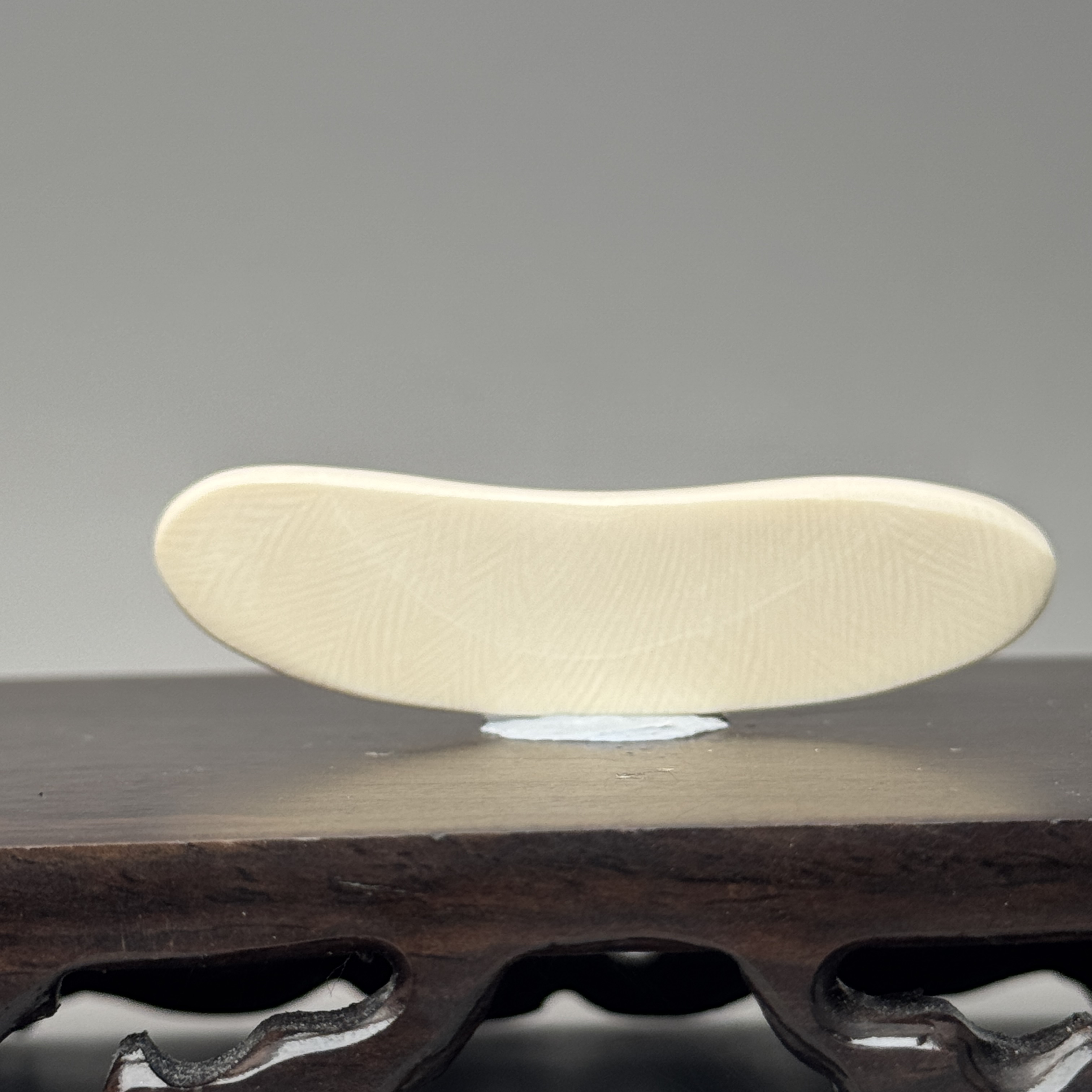 DEZHI/德志58*16*4mm4.8g无事牌吊坠天然猛犸牙C97