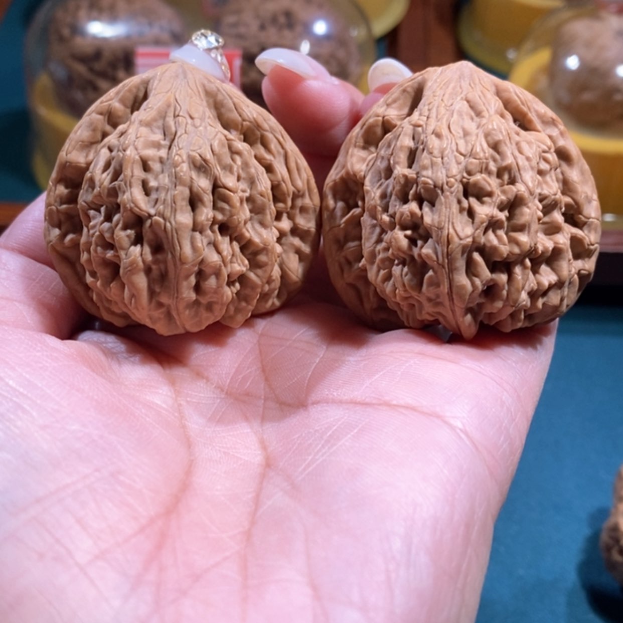【闪购商品】文玩核桃吊坠虎头王