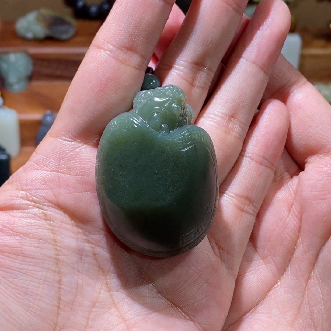 和田玉未镶嵌颈饰見*