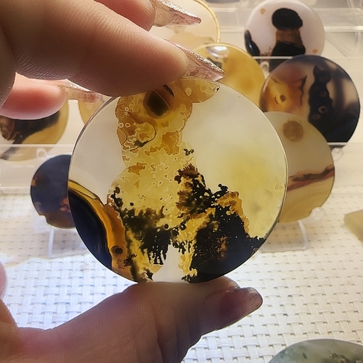 曌***空玛瑙/玉髓未镶嵌珠宝奇石