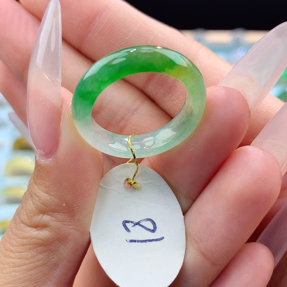 翡翠戒指未镶嵌18圈
