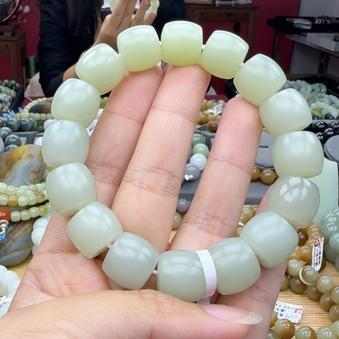 未镶嵌和田玉手串