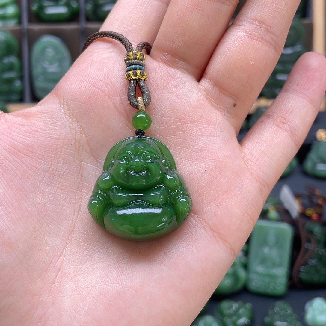 颈饰未镶嵌和田玉宇*