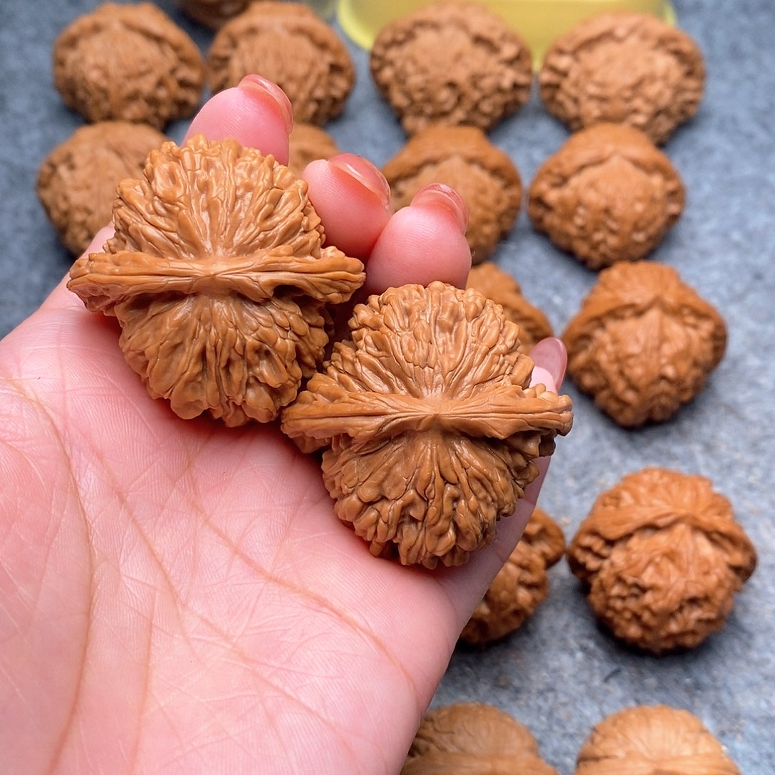 文玩核桃把件精品特价四座楼42