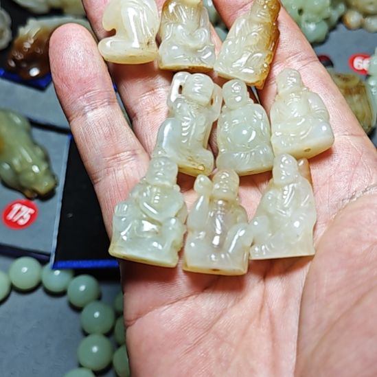 颈饰未镶嵌和田玉德**裕