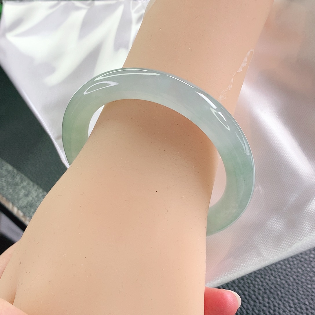 未镶嵌手镯翡翠56圈（高货微瑕漏）