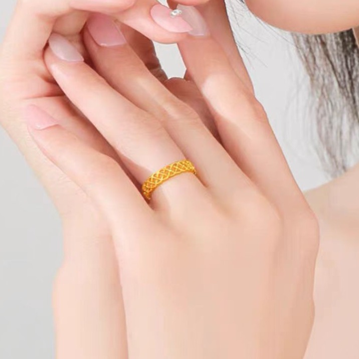 铜合金戒指 周家同款女款气质时尚百搭女士，镂空花丝戒指。JZ-053