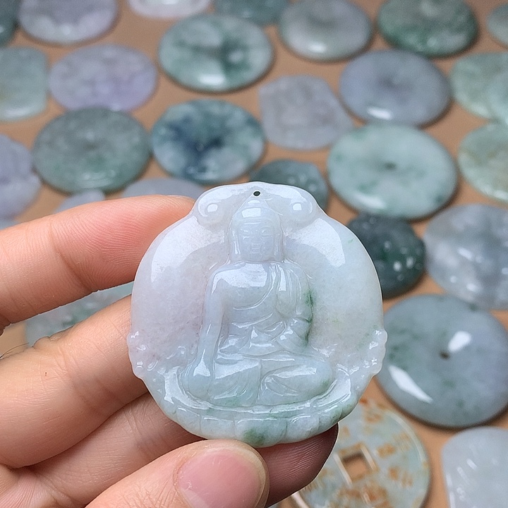 翡翠未镶嵌颈饰大日